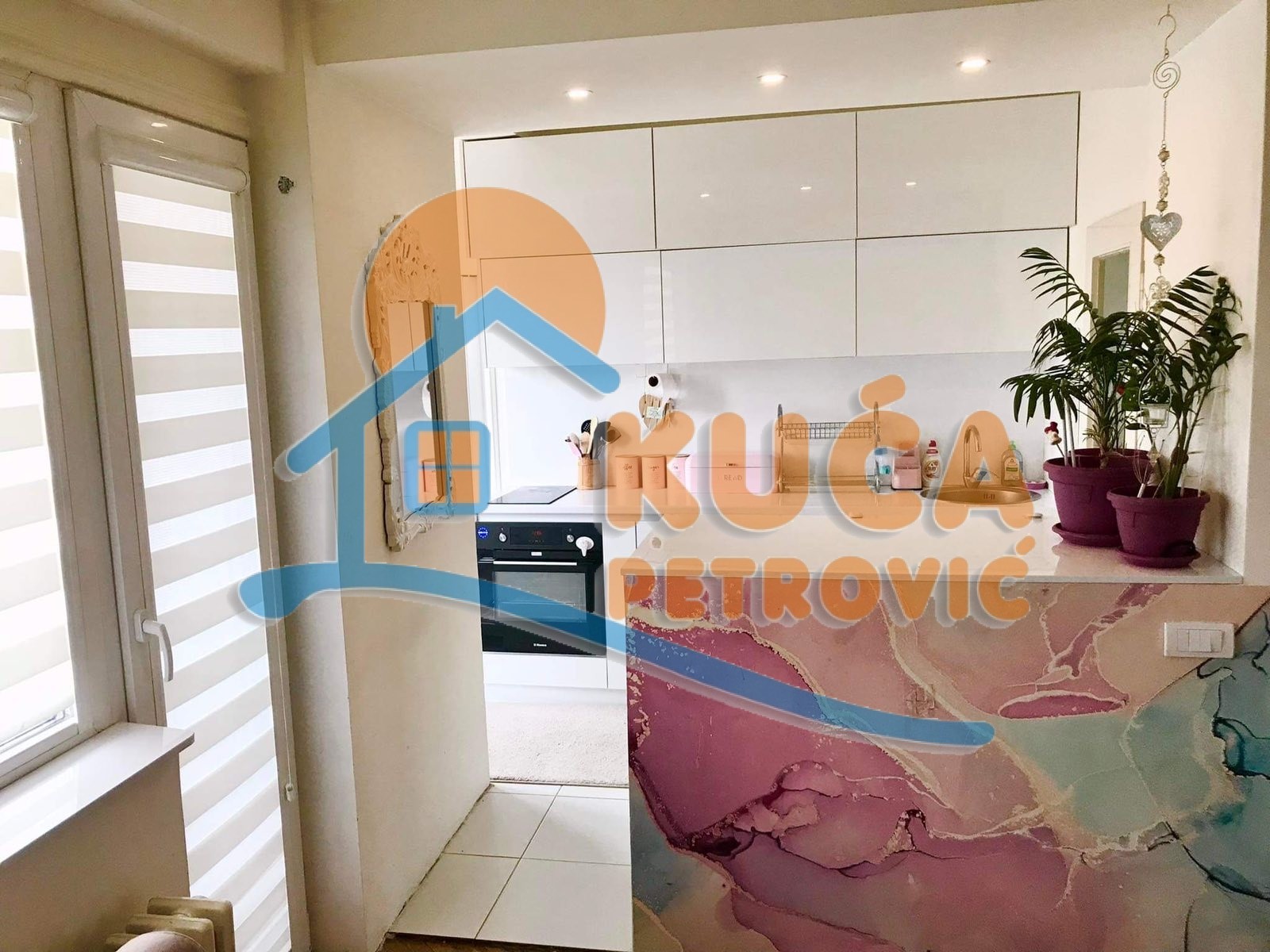 četvorosoban stan, 115 m2, Centar, Trg kralja Aleksandra Ujedinitelja ID: p-09148 11