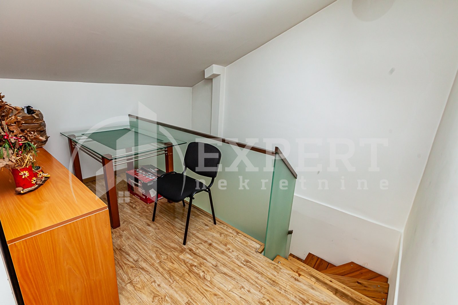 četvorosoban stan, 142 m2, Ćele kula, Nikole Kopernika ID: p-011262 8