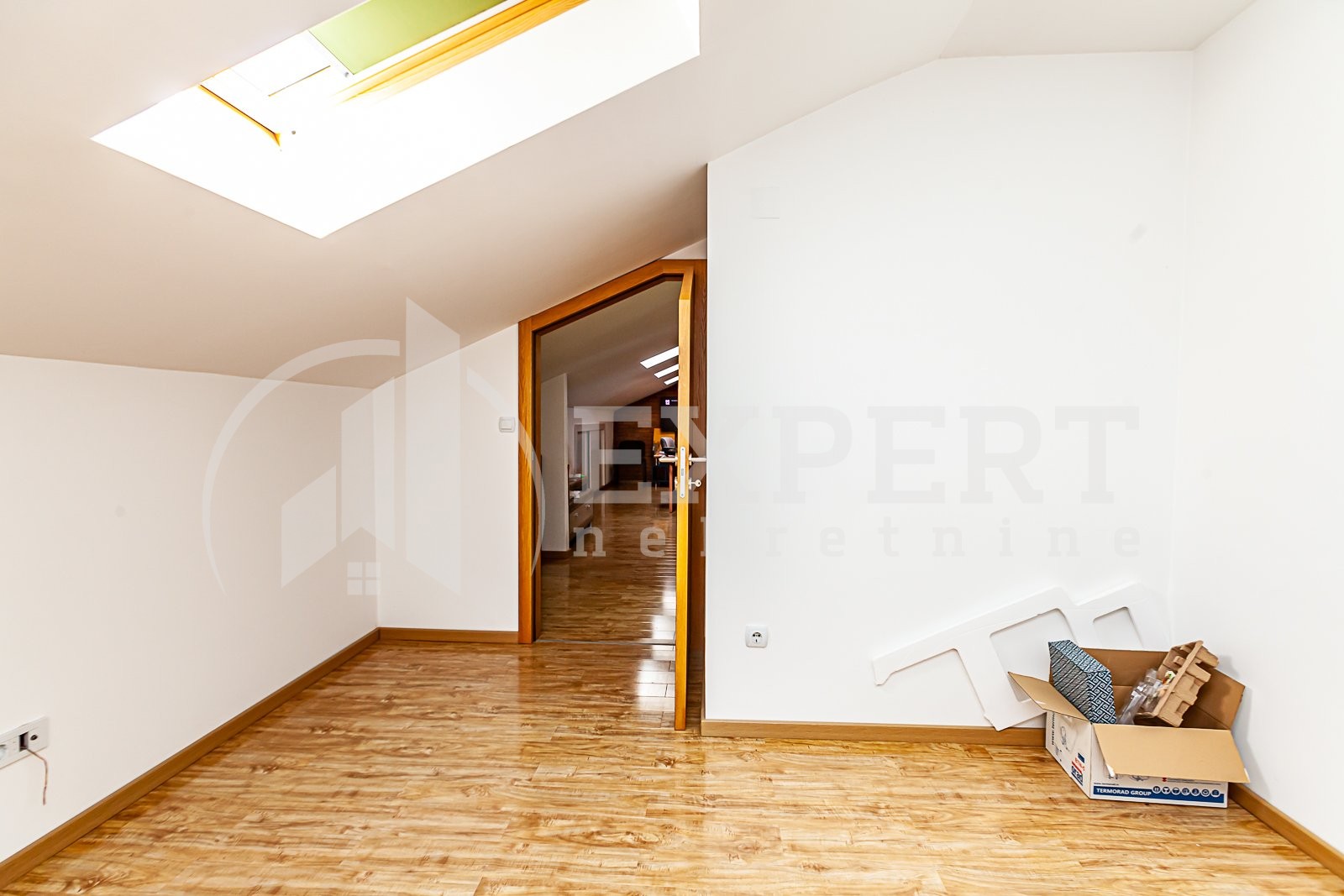 četvorosoban stan, 142 m2, Ćele kula, Nikole Kopernika ID: p-011262 16