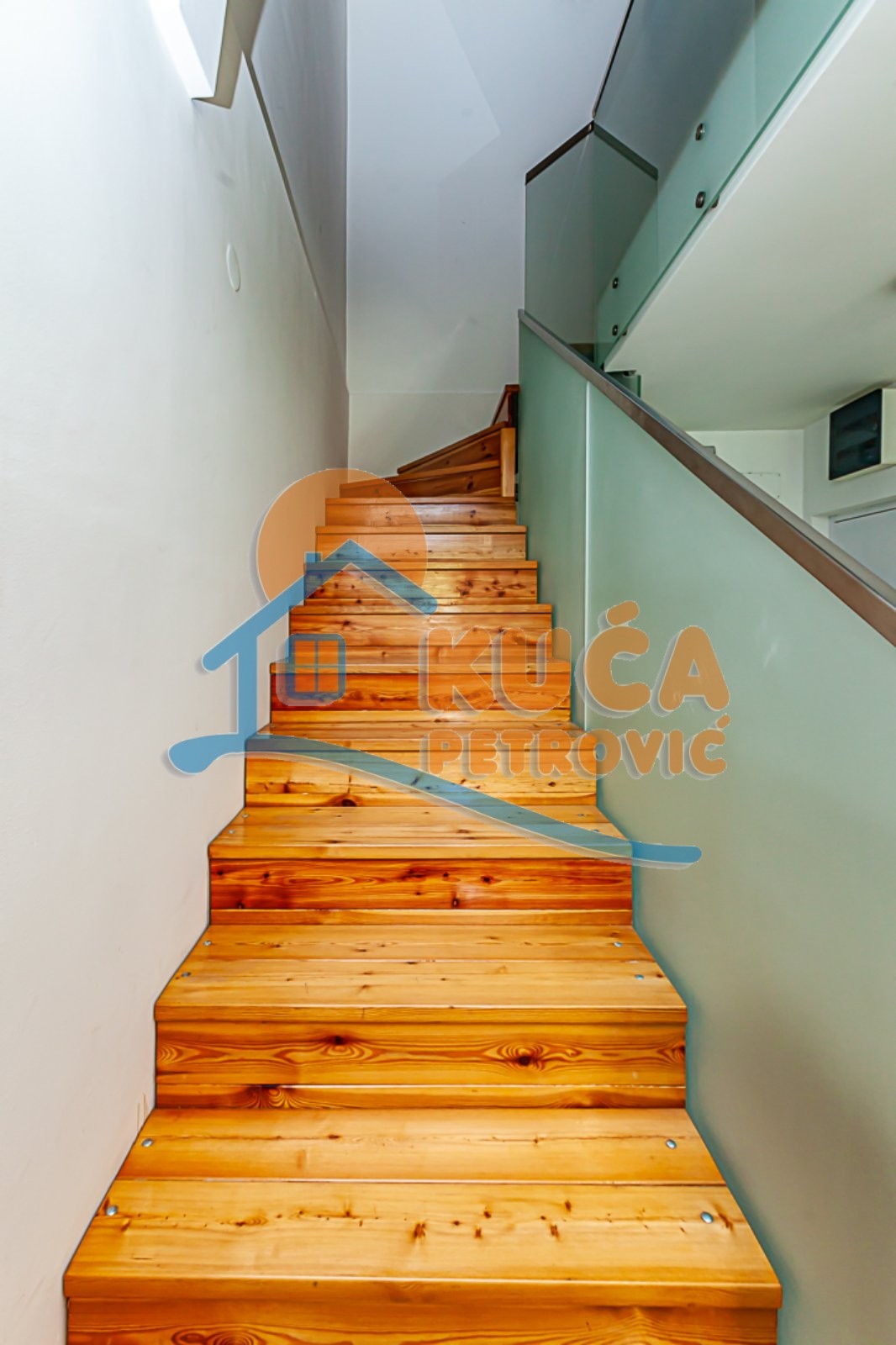 četvorosoban stan, 142 m2, Ćele kula, Nikole Kopernika ID: p-011262 3