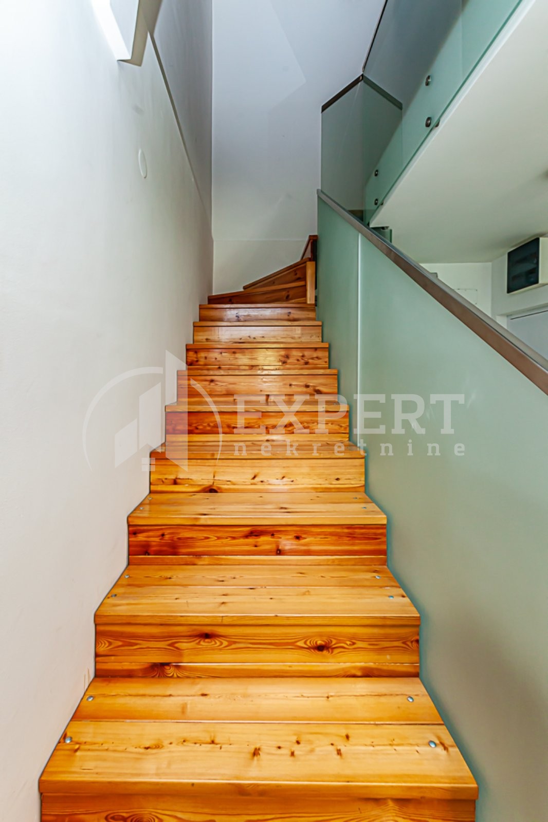 četvorosoban stan, 142 m2, Ćele kula, Nikole Kopernika ID: p-011262 3