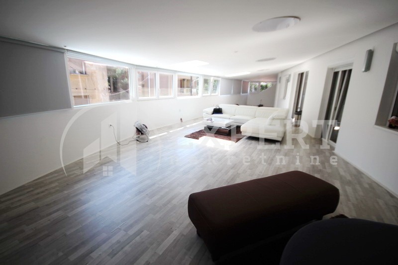 četvorosoban stan, 186 m2, Medijana, Cara Dušana ID: p-0682 10