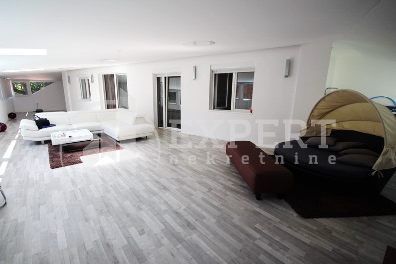 četvorosoban stan, 186 m2, Medijana, Cara Dušana ID: p-0682 11