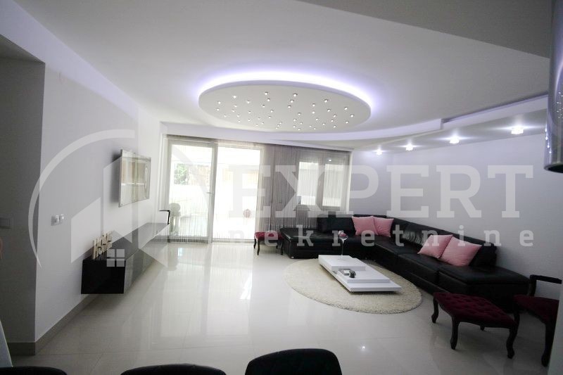 četvorosoban stan, 186 m2, Medijana, Cara Dušana ID: p-0682 3