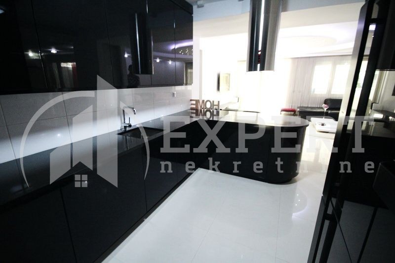 četvorosoban stan, 186 m2, Medijana, Cara Dušana ID: p-0682 7