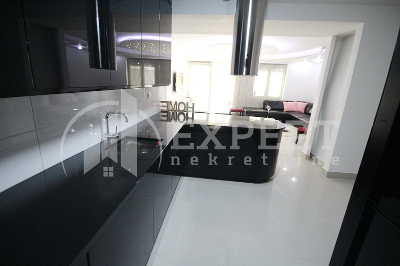 četvorosoban stan, 186 m2, Medijana, Cara Dušana ID: p-0682 8