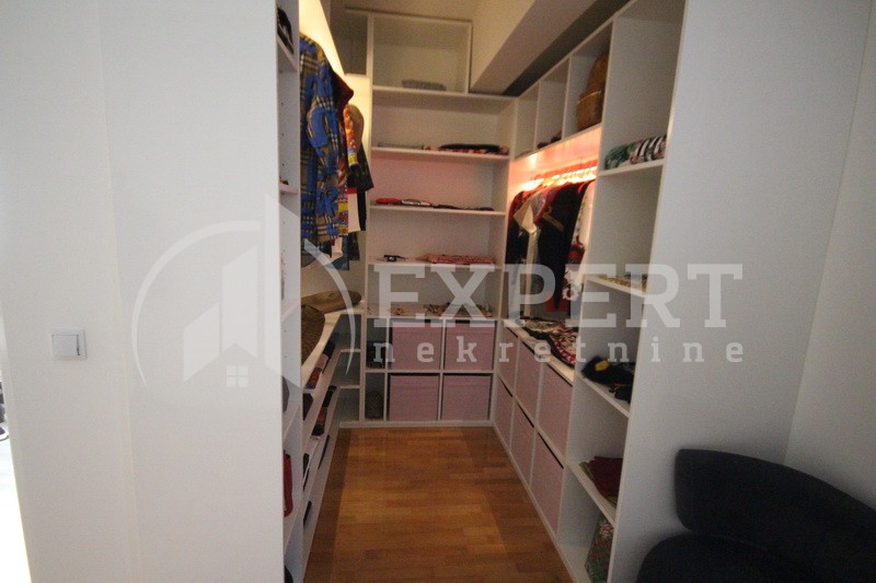 četvorosoban stan, 186 m2, Medijana, Cara Dušana ID: p-0682 18