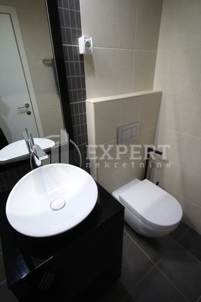 četvorosoban stan, 186 m2, Medijana, Cara Dušana ID: p-0682 21