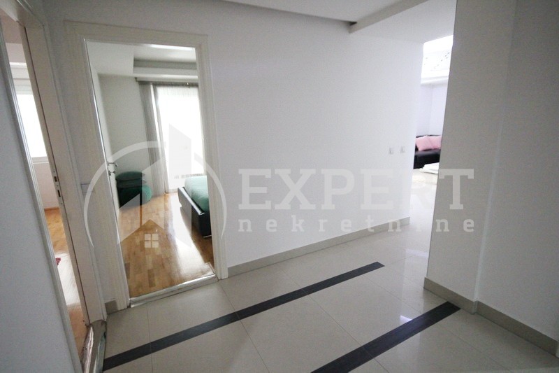 četvorosoban stan, 186 m2, Medijana, Cara Dušana ID: p-0682 24