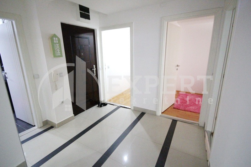 četvorosoban stan, 186 m2, Medijana, Cara Dušana ID: p-0682 25