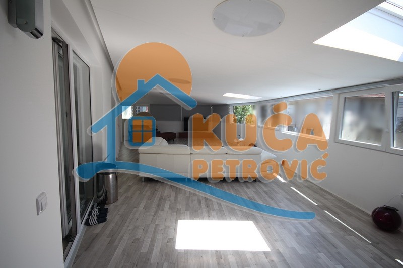 četvorosoban stan, 186 m2, Medijana, Cara Dušana ID: p-0682 2