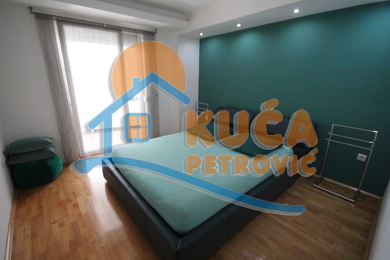 četvorosoban stan, 186 m2, Medijana, Cara Dušana ID: p-0682 5