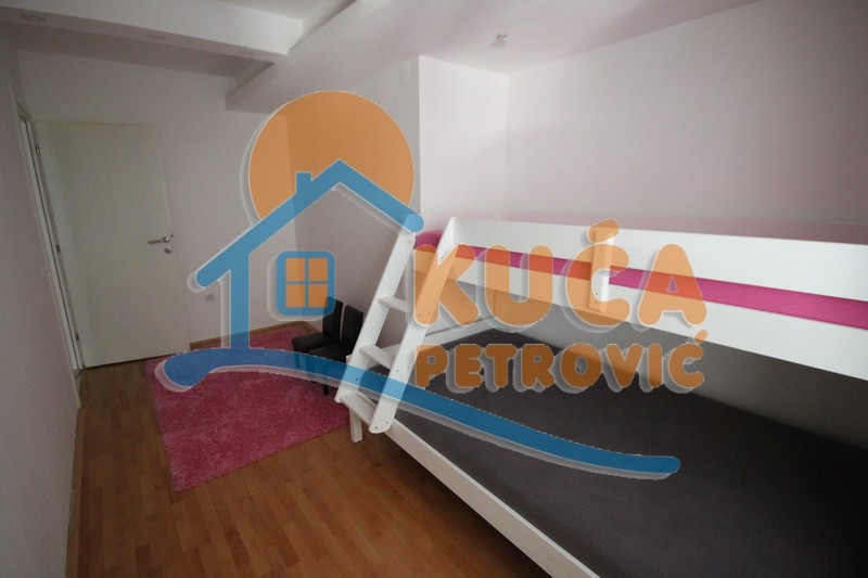 četvorosoban stan, 186 m2, Medijana, Cara Dušana ID: p-0682 7