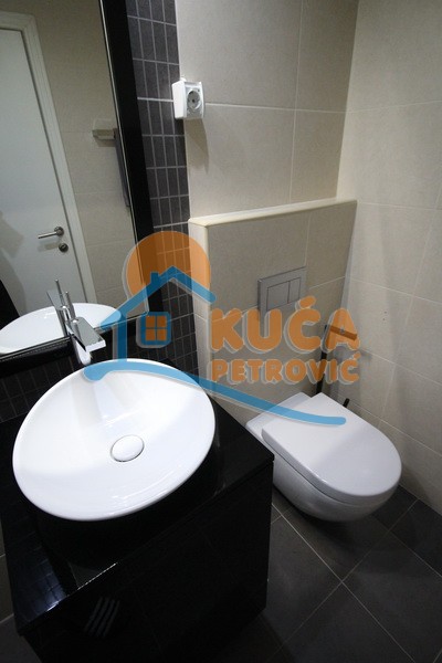 četvorosoban stan, 186 m2, Medijana, Cara Dušana ID: p-0682 14