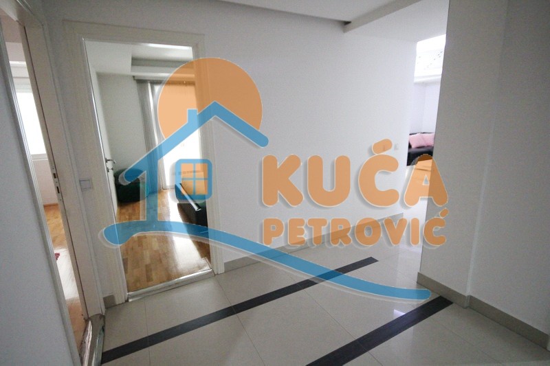 četvorosoban stan, 186 m2, Medijana, Cara Dušana ID: p-0682 17