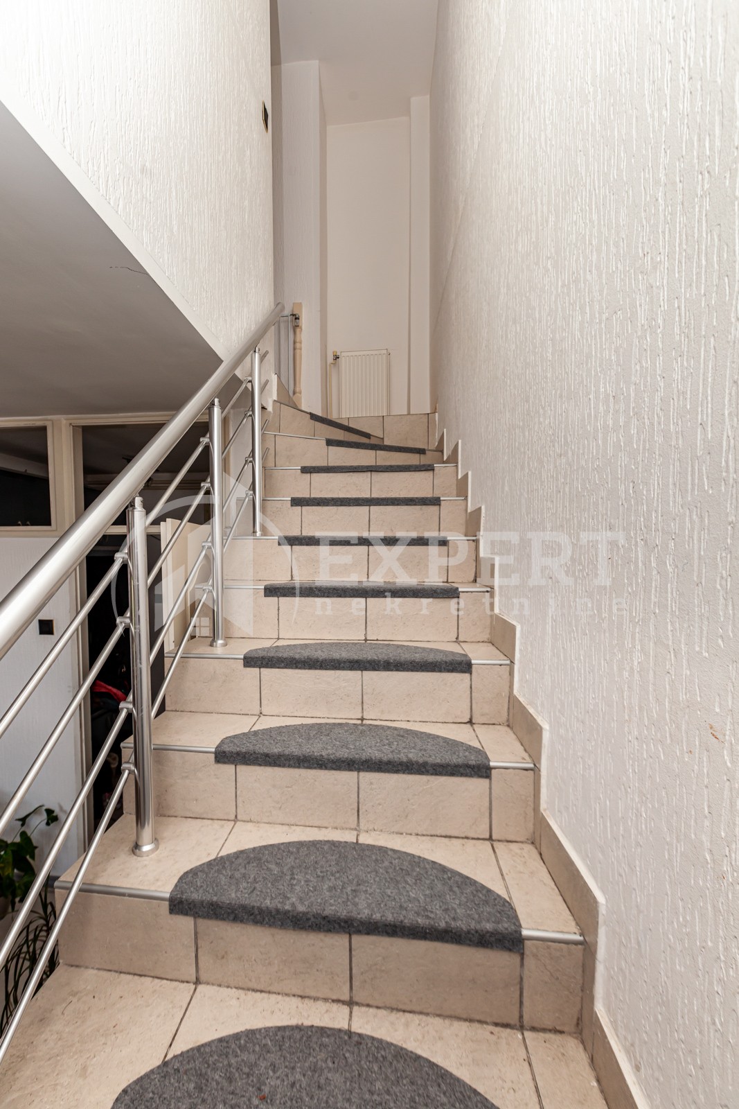 četvorosoban stan, 200 m2, Bulevar Nemanjića, Bulevar Nemanjića ID: p-08729 19