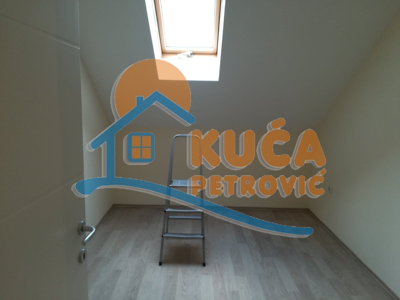 četvorosoban stan, 210 m2, Ćalije, Bagremova ID: i-03660 18