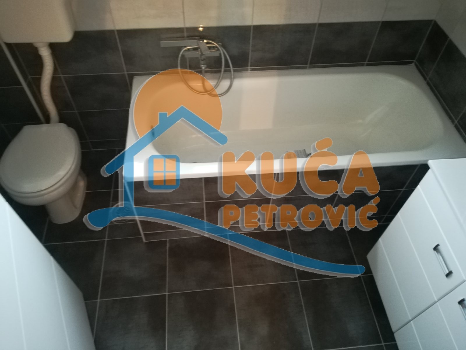 četvorosoban stan, 210 m2, Ćalije, Bagremova ID: i-03660 19