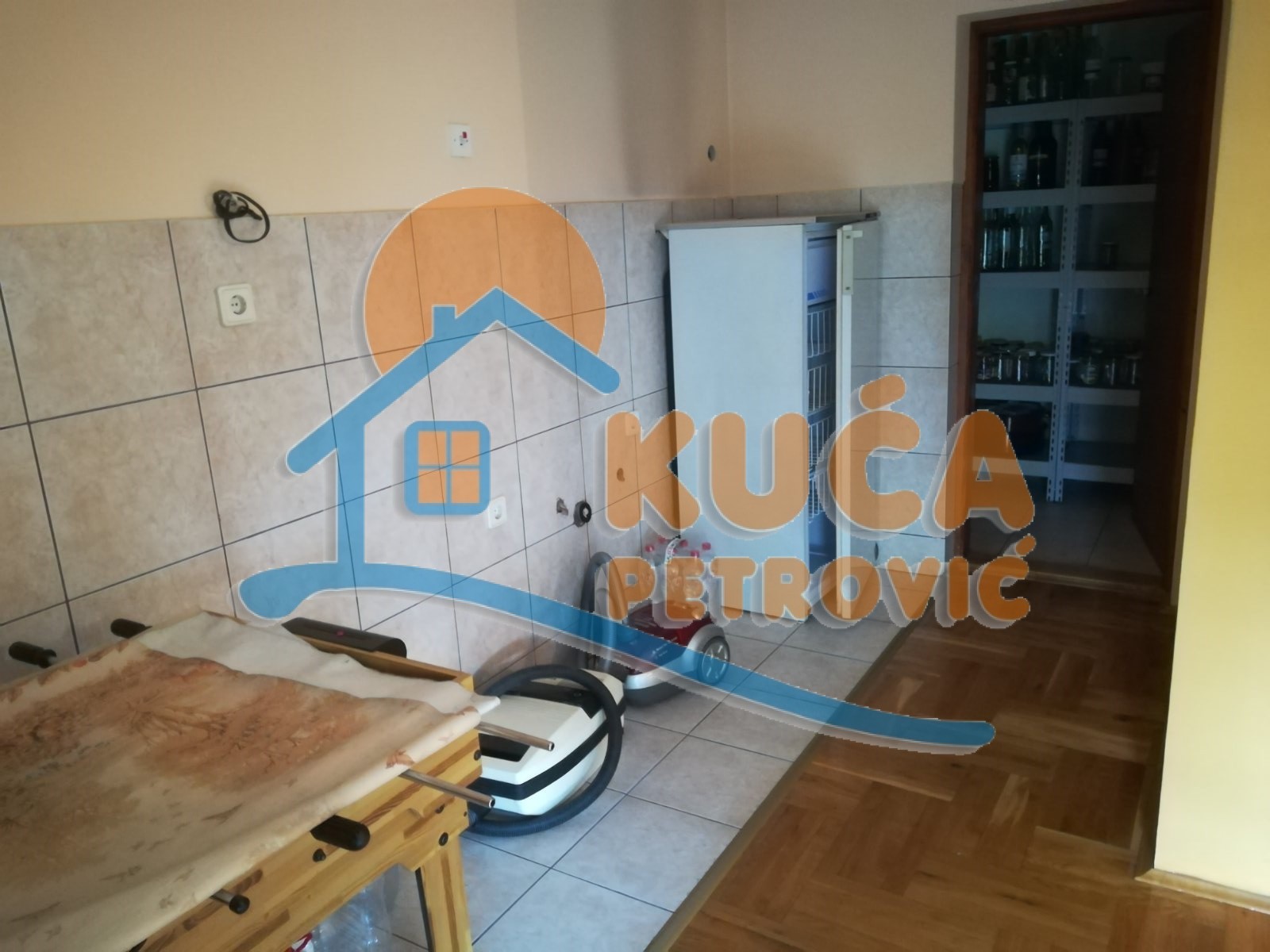 četvorosoban stan, 210 m2, Ćalije, Bagremova ID: i-03660 23