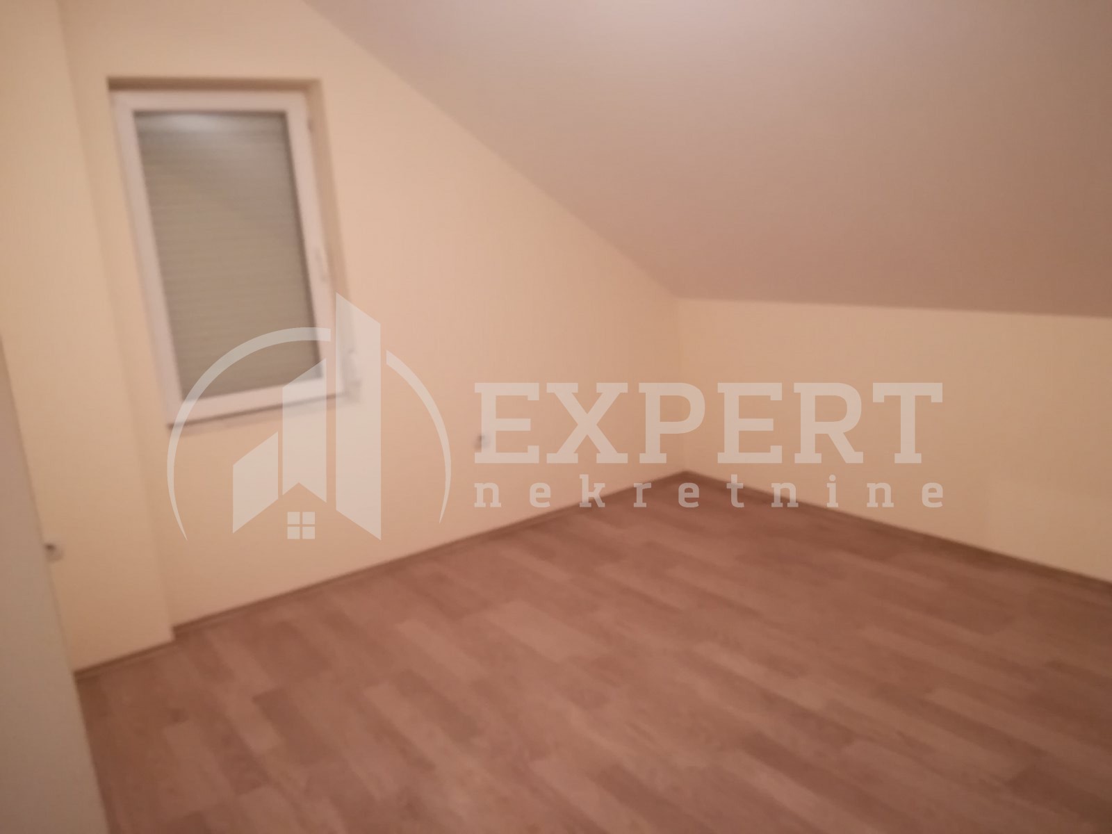 četvorosoban stan, 210 m2, Ćalije, Bagremova ID: i-03660 16