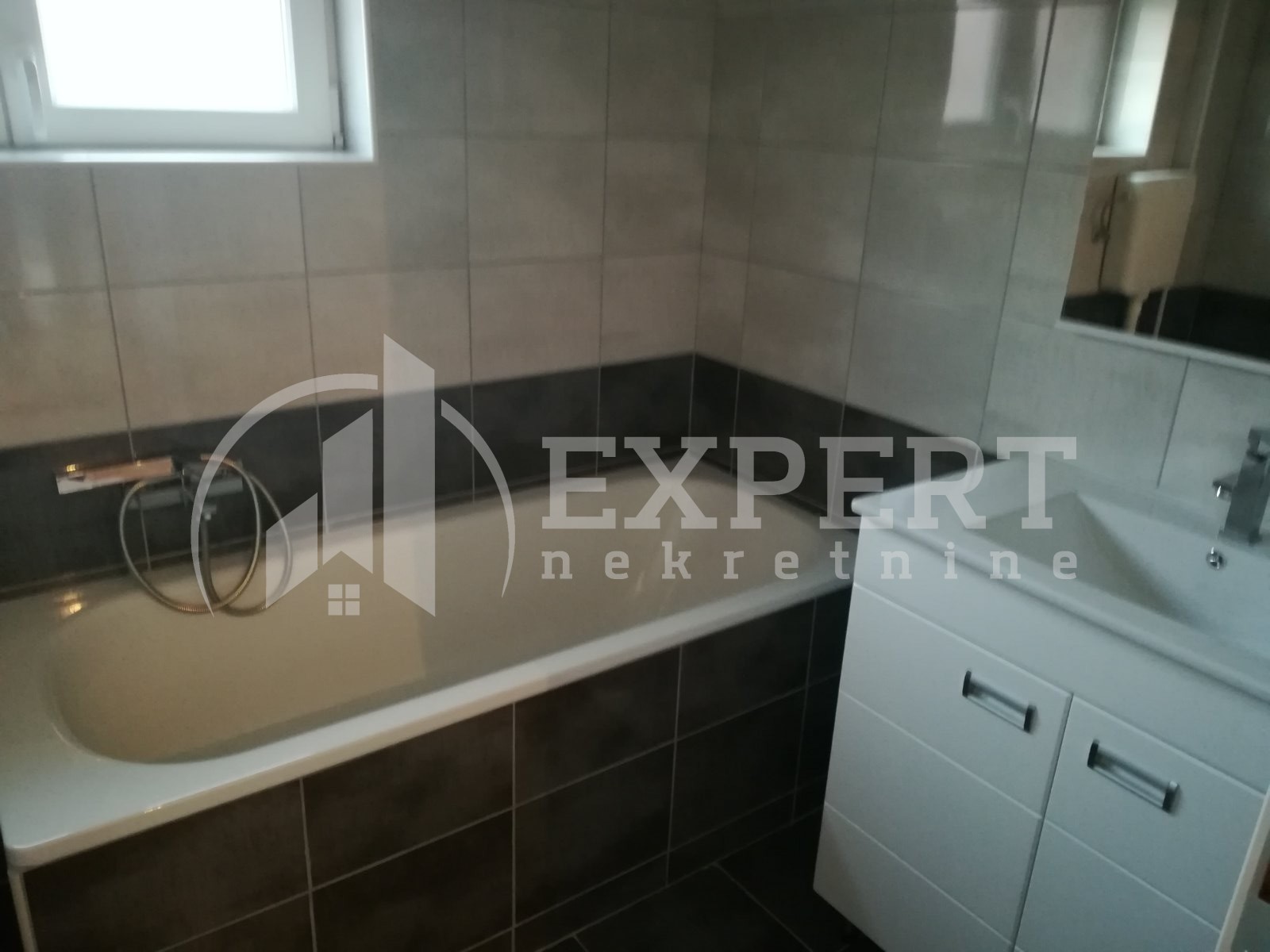 četvorosoban stan, 210 m2, Ćalije, Bagremova ID: i-03660 17