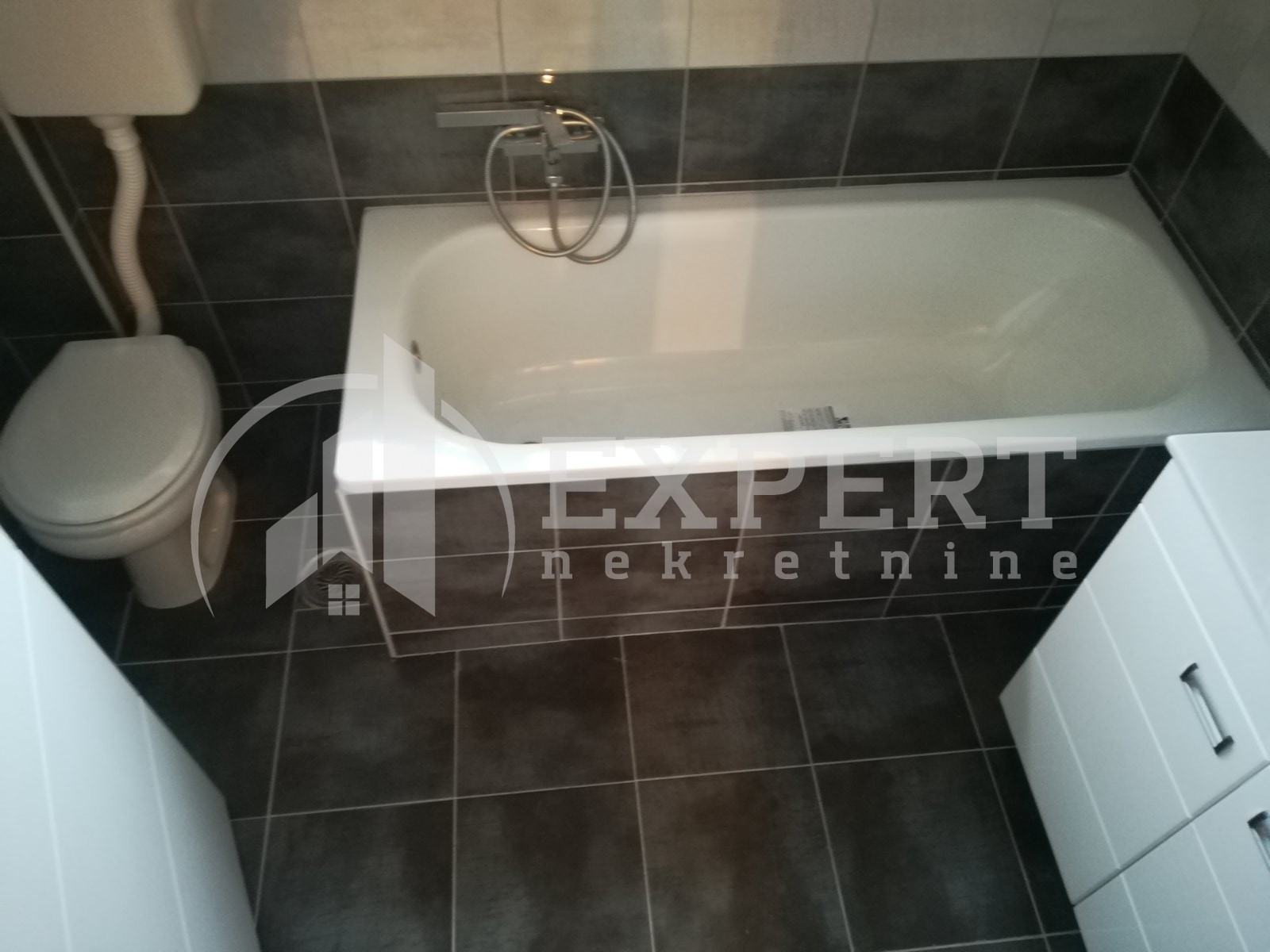 četvorosoban stan, 210 m2, Ćalije, Bagremova ID: i-03660 19