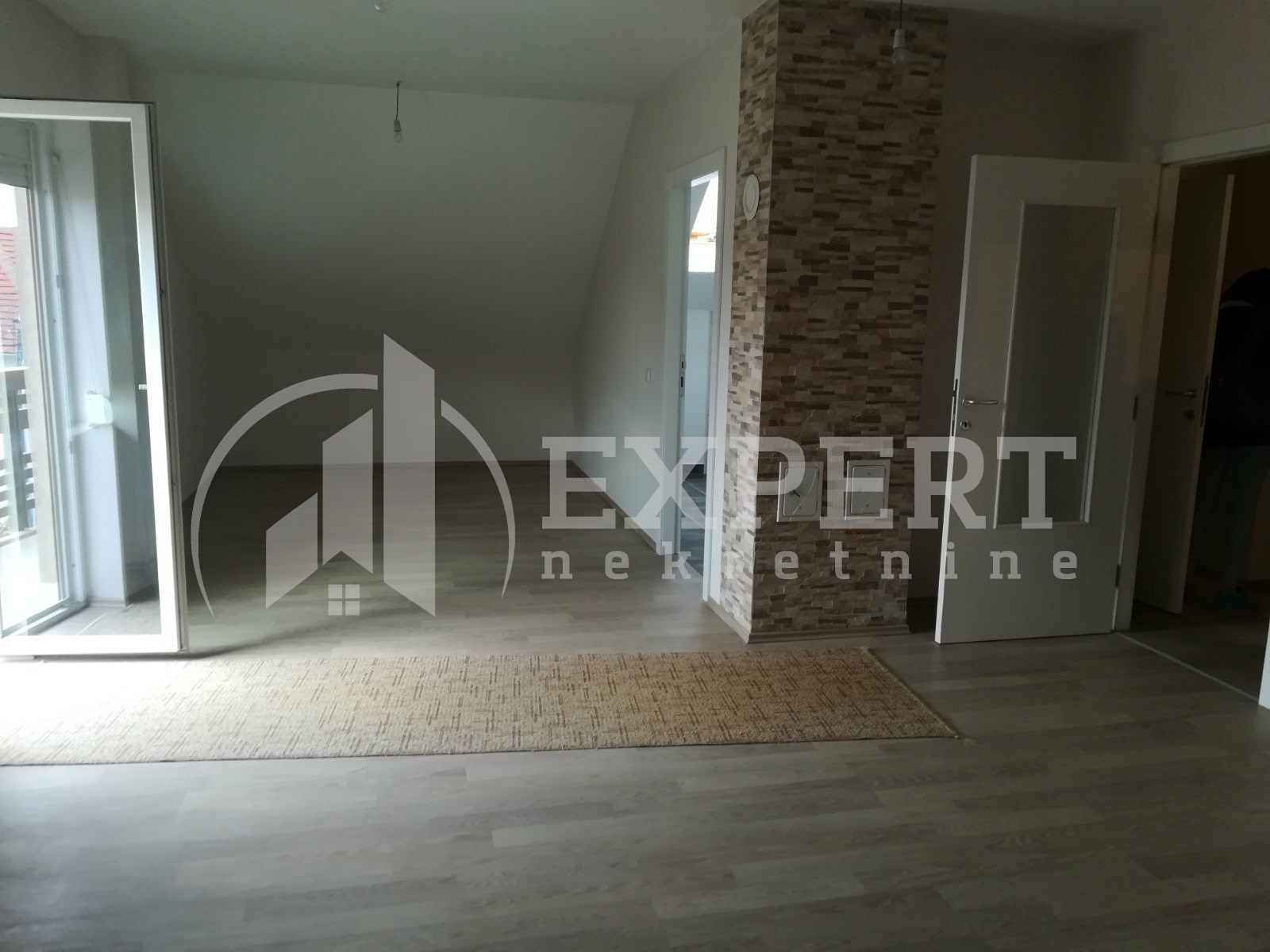 četvorosoban stan, 210 m2, Ćalije, Bagremova ID: i-03660 1