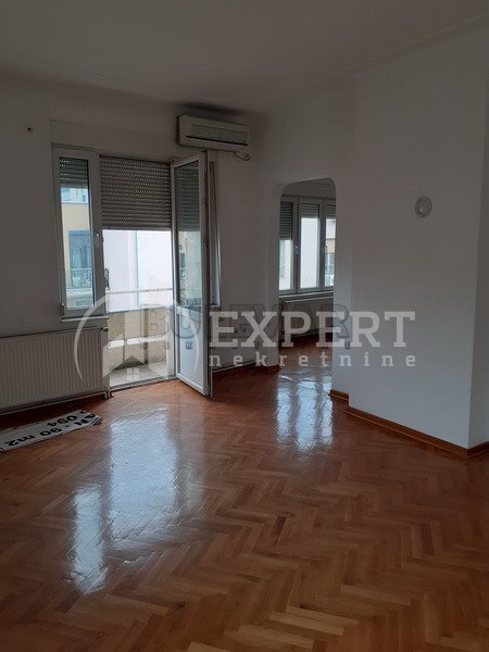 četvorosoban stan, 92 m2, Centar, Obrenovićeva ID: i-09939 8