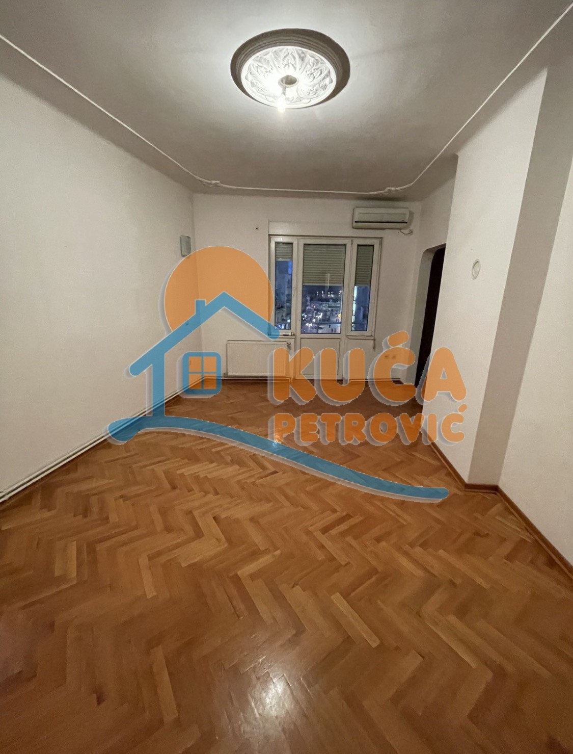 četvorosoban stan, 92 m2, Centar, Obrenovićeva ID: i-09939 1