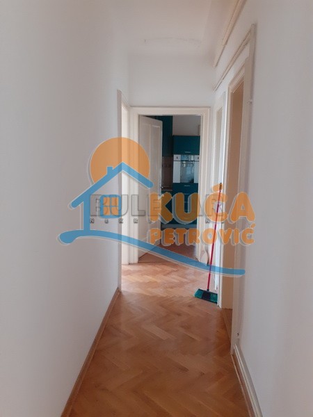 četvorosoban stan, 92 m2, Centar, Obrenovićeva ID: i-09939 11