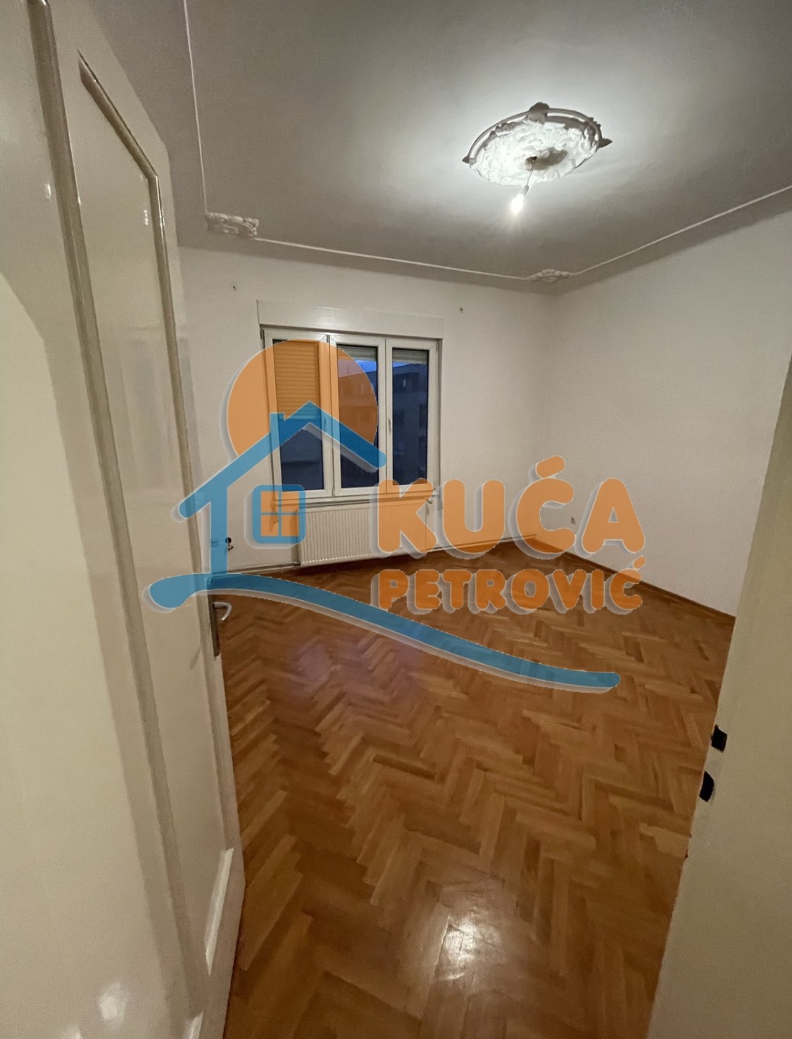 četvorosoban stan, 92 m2, Centar, Obrenovićeva ID: i-09939 5