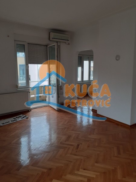 četvorosoban stan, 92 m2, Centar, Obrenovićeva ID: i-09939 8