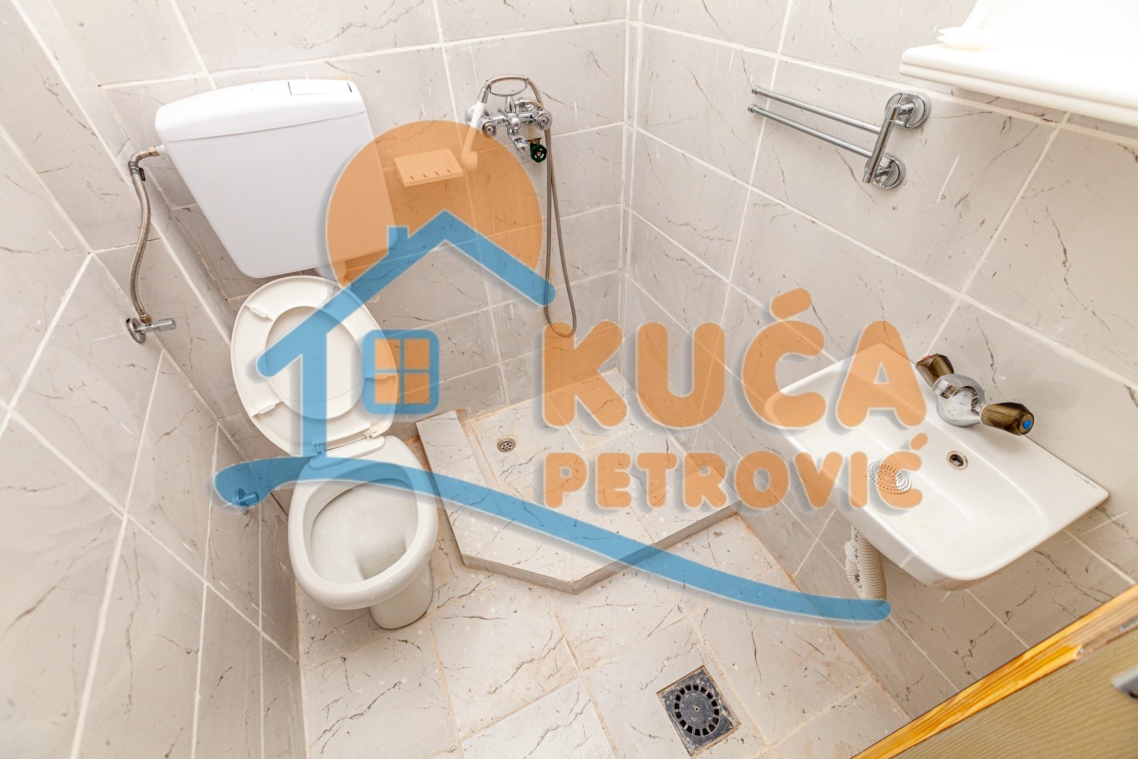 četvorosobna kuća, 170 m2, Crveni krst, Berčinac ID: p-03891 21