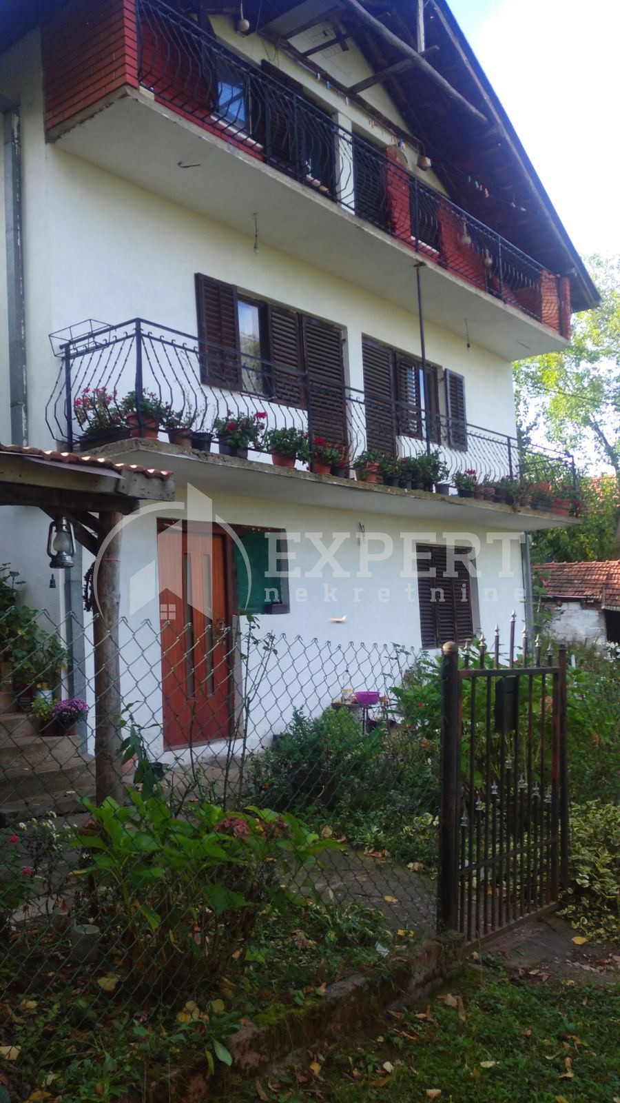 četvorosobna kuća, 183 m2, Ćele kula, Gabrovački put 2. prilaz ID: p-01725 1