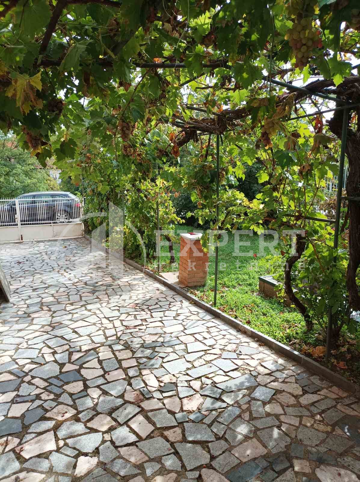 četvorosobna kuća, 200 m2, Đure Đakovića ID: p-011121 10