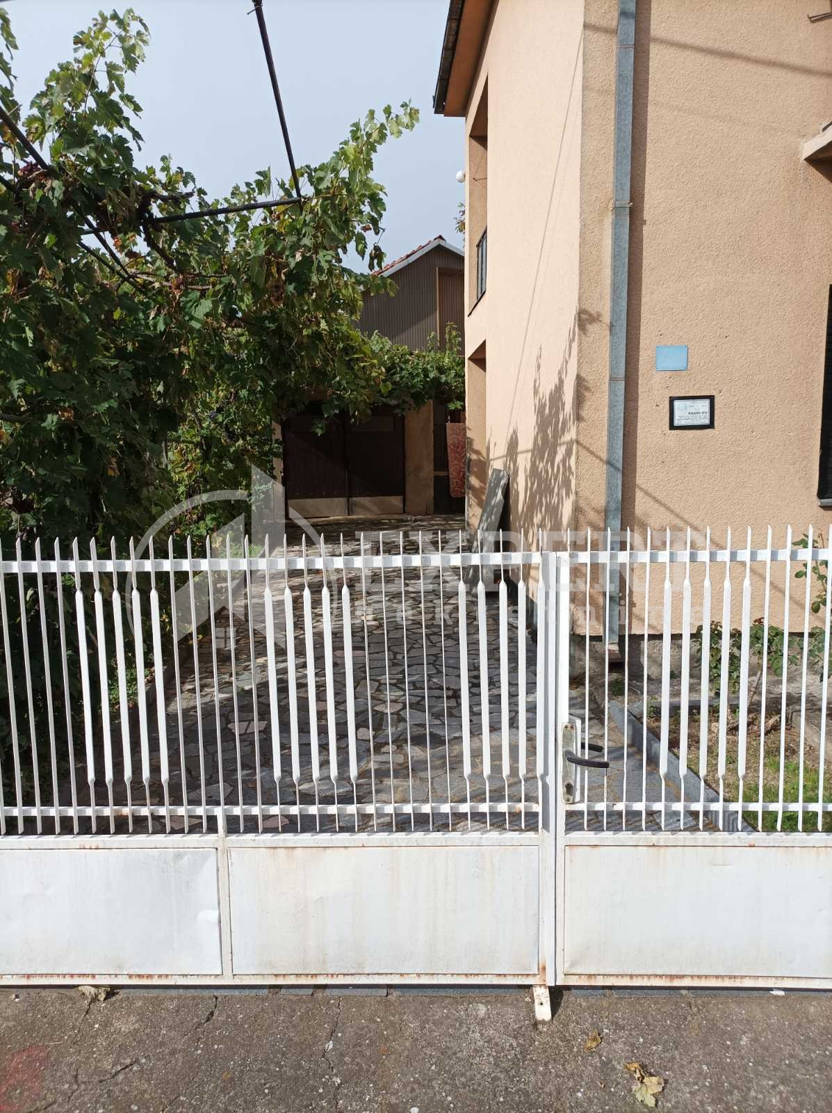 četvorosobna kuća, 200 m2, Đure Đakovića ID: p-011121 3