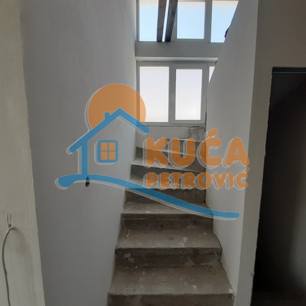 četvorosobna kuća, 220 m2, Donji Komren, Ratarska ID: p-09022 11