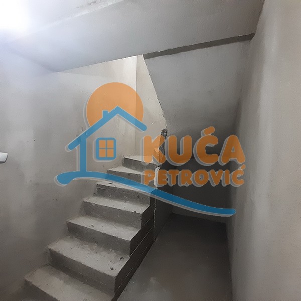 četvorosobna kuća, 220 m2, Donji Komren, Ratarska ID: p-09022 15