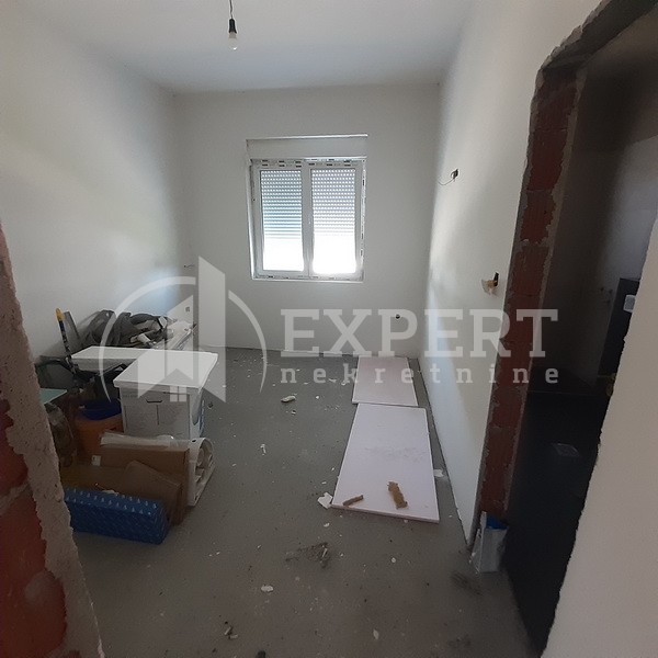 četvorosobna kuća, 220 m2, Donji Komren, Ratarska ID: p-09022 12