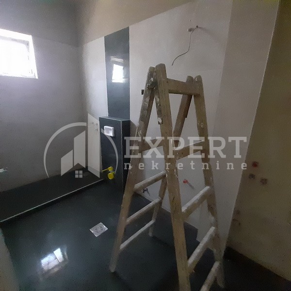 četvorosobna kuća, 220 m2, Donji Komren, Ratarska ID: p-09022 13