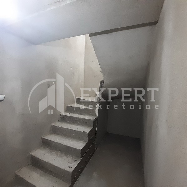 četvorosobna kuća, 220 m2, Donji Komren, Ratarska ID: p-09022 15