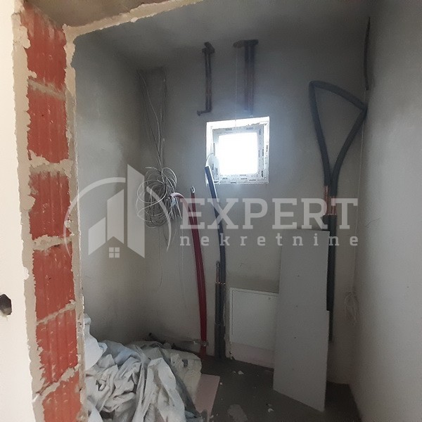 četvorosobna kuća, 220 m2, Donji Komren, Ratarska ID: p-09022 8