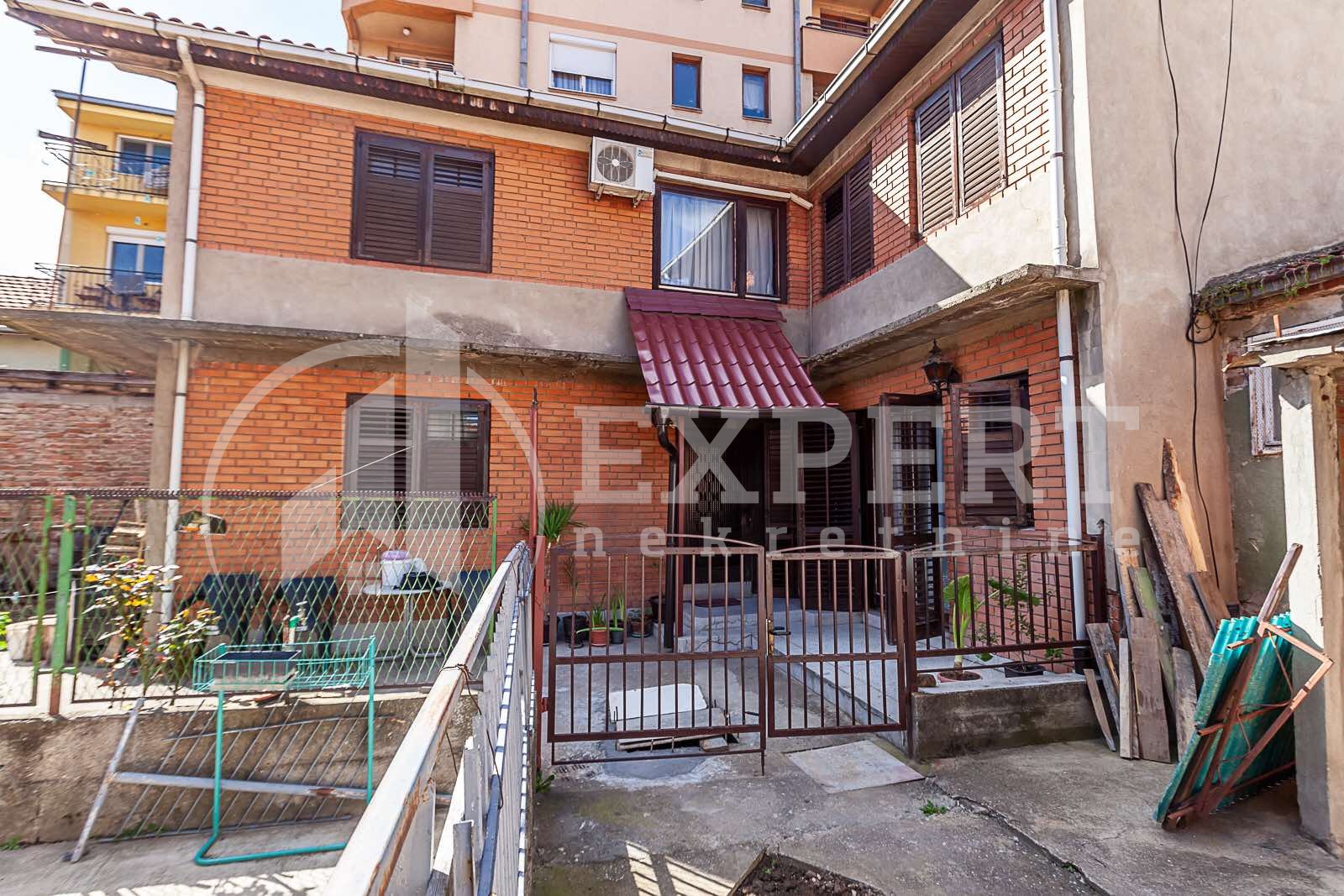 četvorosobna kuća, 235 m2, Obilićev Venac, Jug Bogdanova ID: p-011198 9