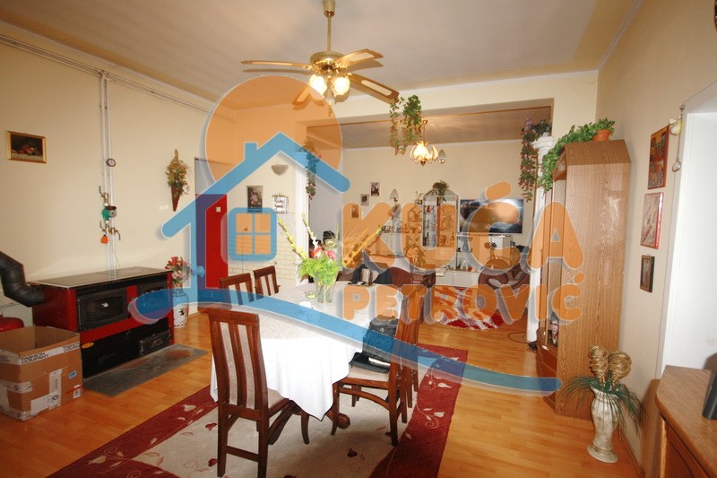 četvorosobna kuća, 243 m2, Crveni krst, Moravska ID: p-01788 3