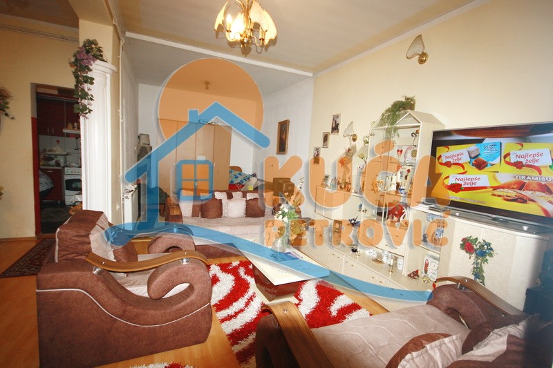 četvorosobna kuća, 243 m2, Crveni krst, Moravska ID: p-01788 5