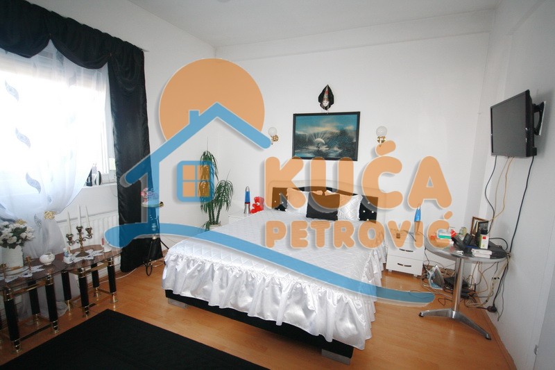 četvorosobna kuća, 243 m2, Crveni krst, Moravska ID: p-01788 6