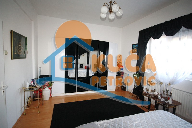 četvorosobna kuća, 243 m2, Crveni krst, Moravska ID: p-01788 7