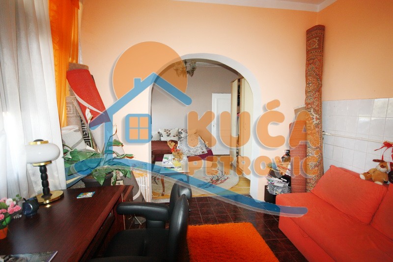 četvorosobna kuća, 243 m2, Crveni krst, Moravska ID: p-01788 9