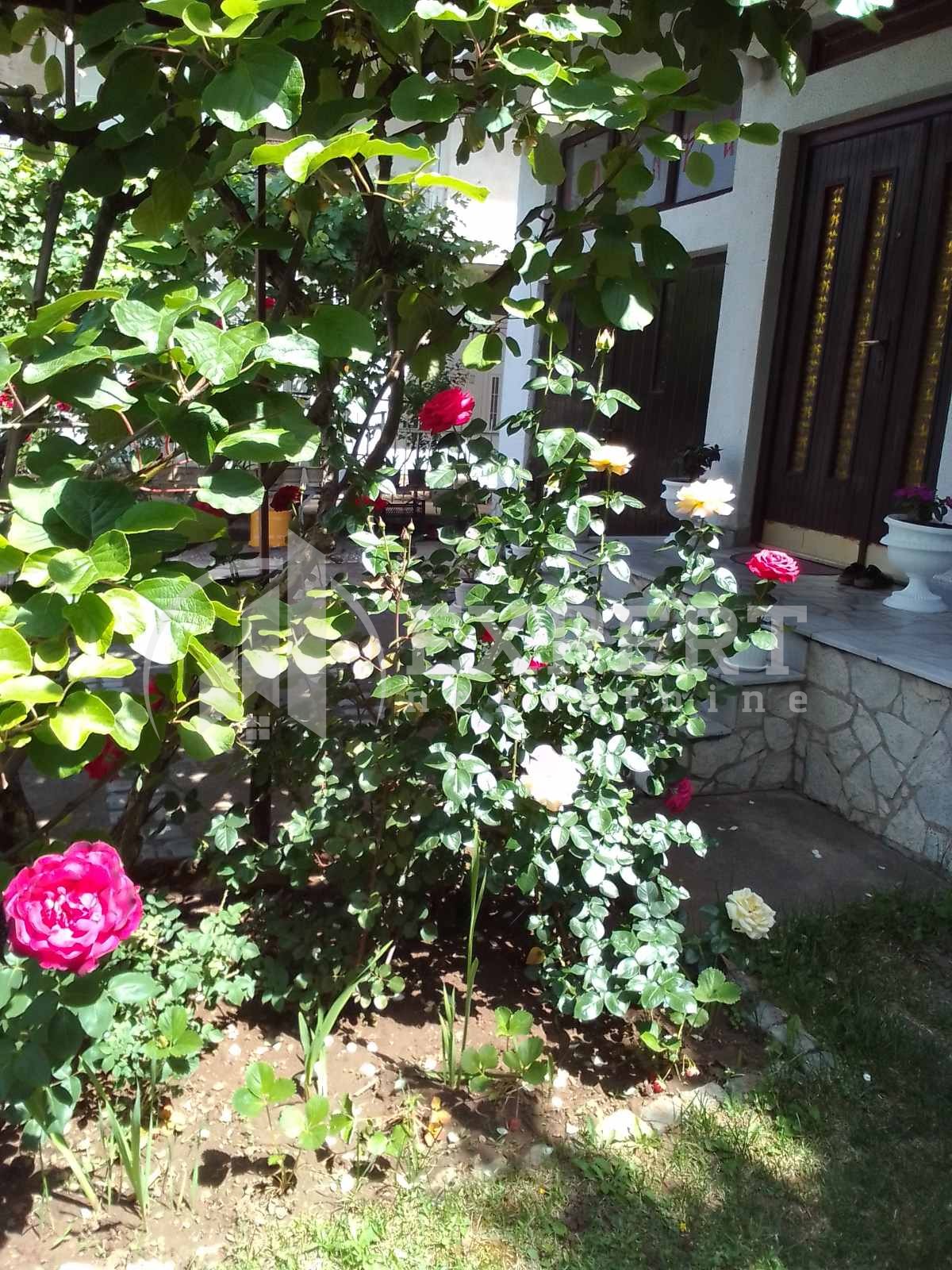 četvorosobna kuća, 248 m2, Niška Banja, Bulevar svetog cara ID: p-06630 18