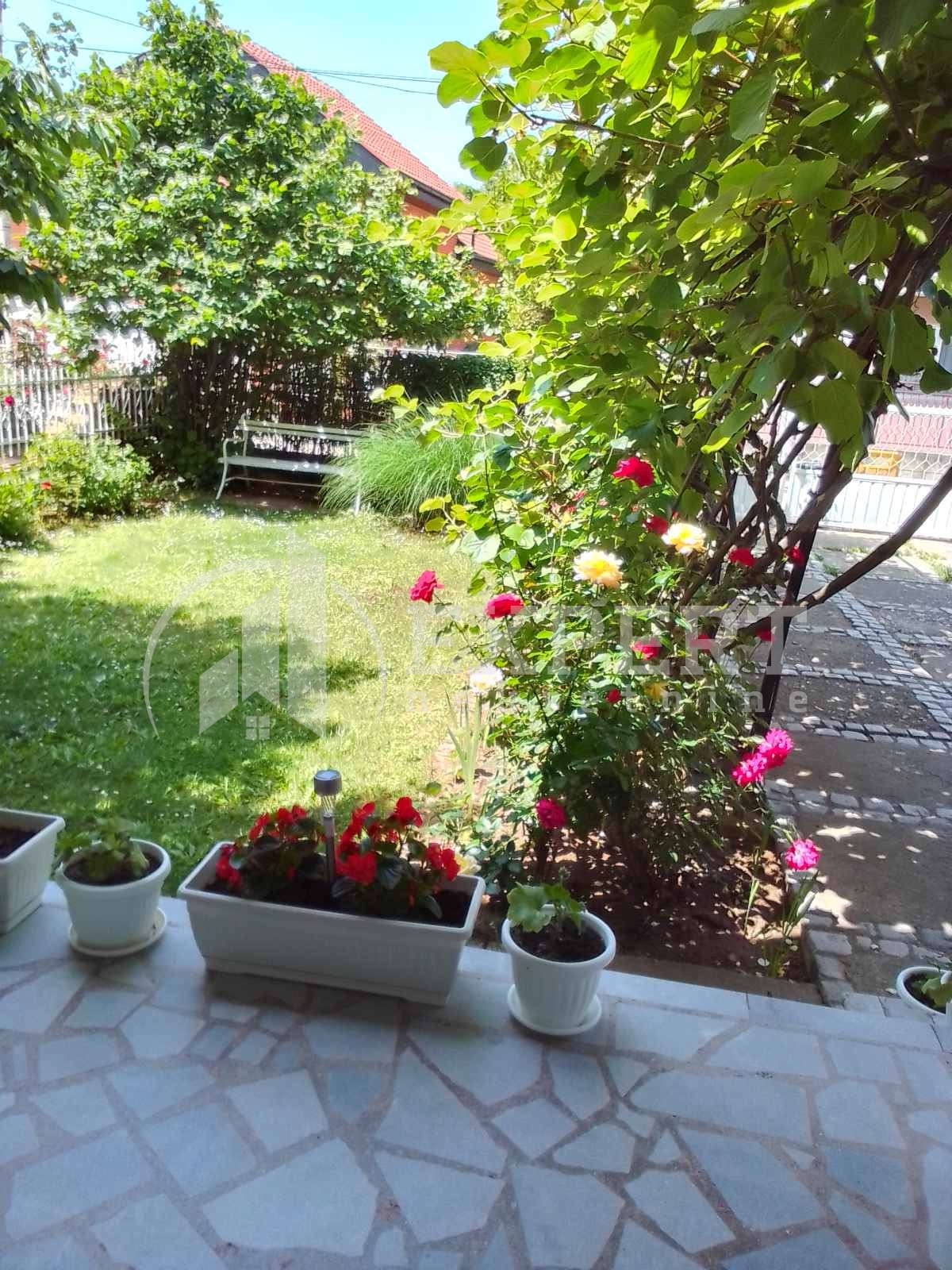 četvorosobna kuća, 248 m2, Niška Banja, Bulevar svetog cara ID: p-06630 19